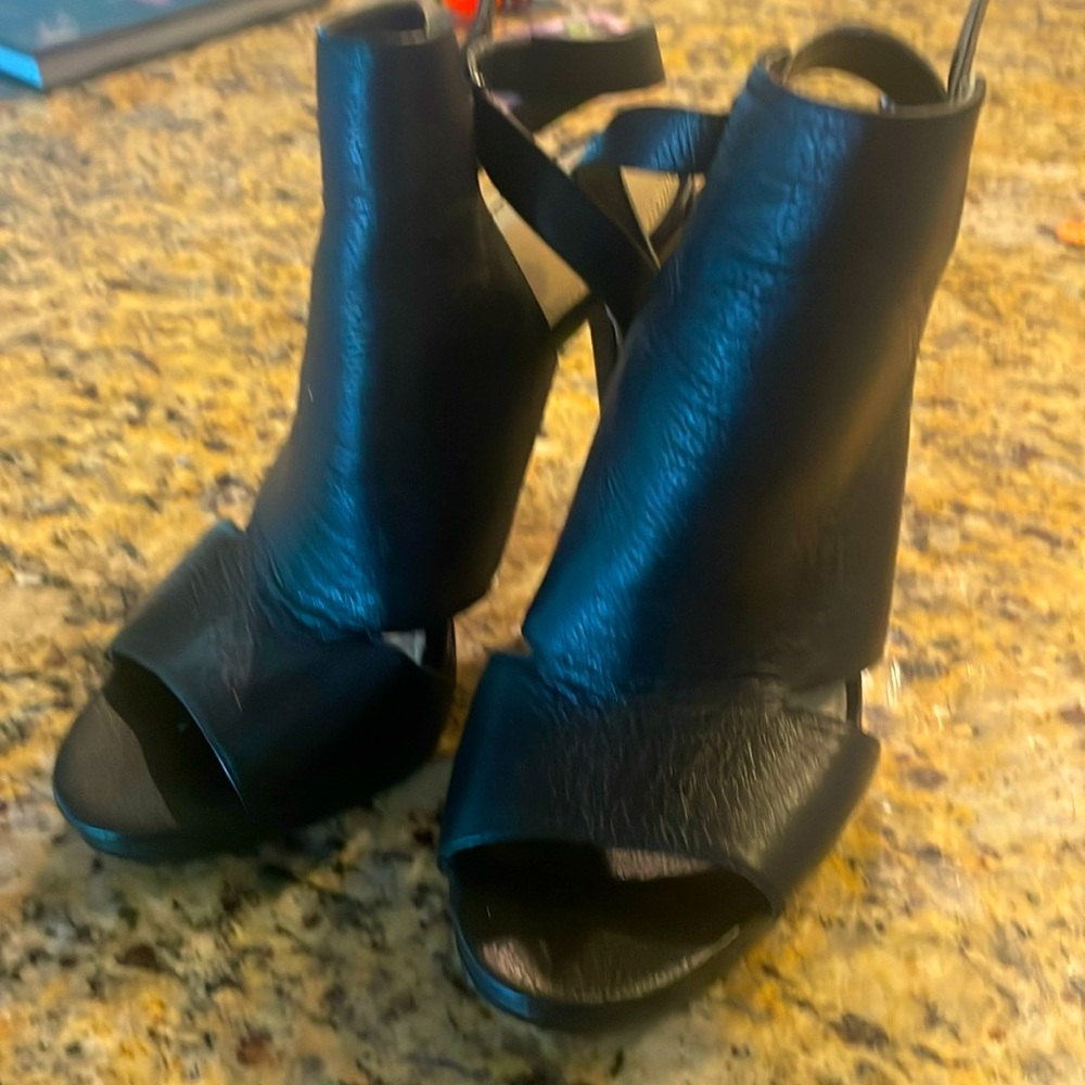 Via Spiga Black Slingback Heel